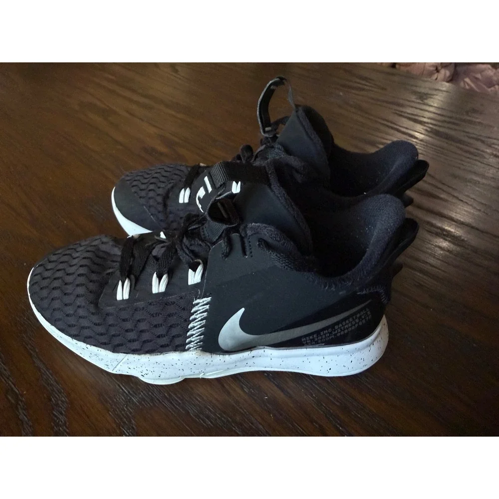 Nike LeBron Witness 5 Kids Size 6Y Black Good Basketball Shoes CT4629-001